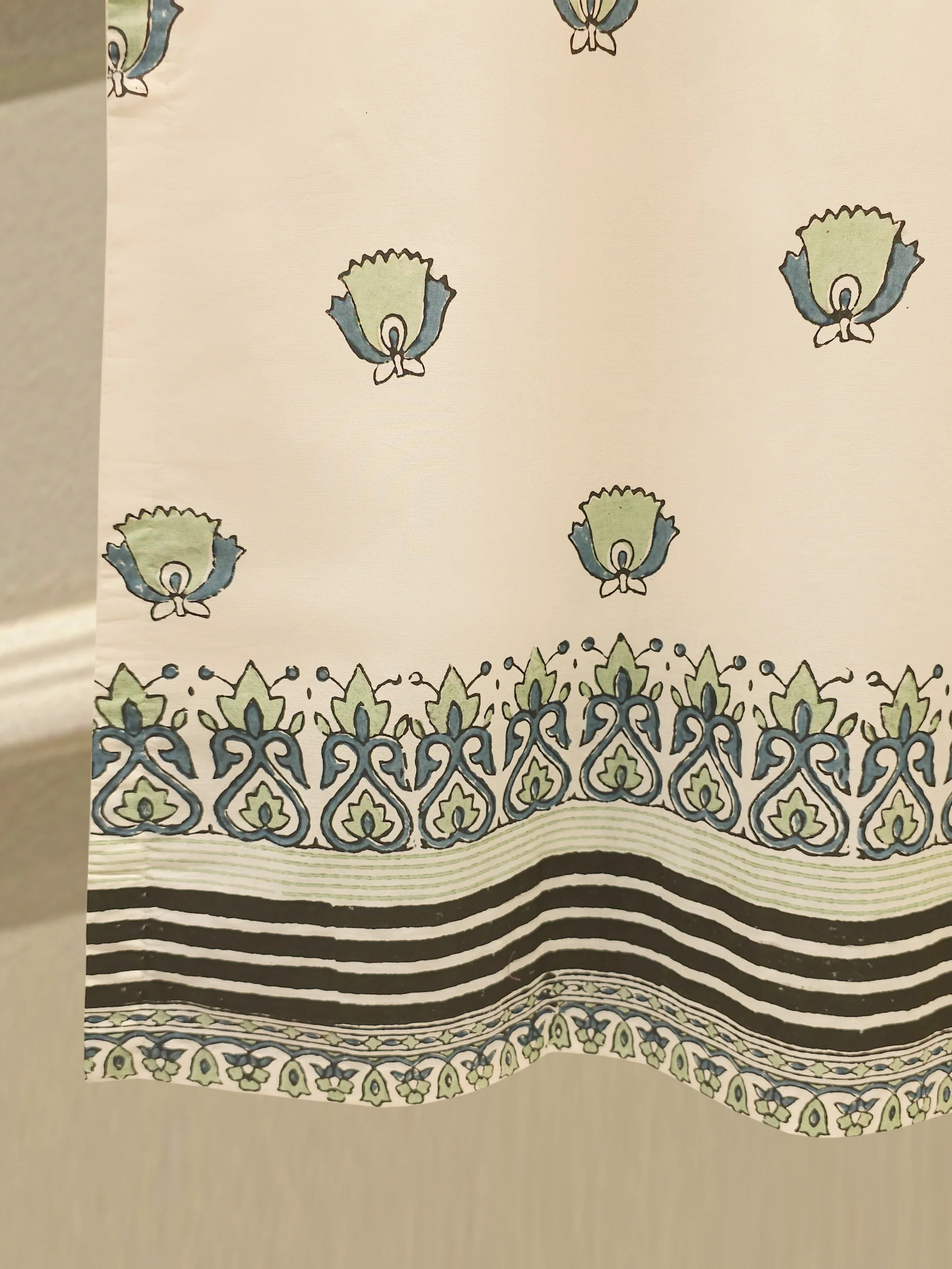2 Piece - hand block print Cambric Suit S114319 - Image 4