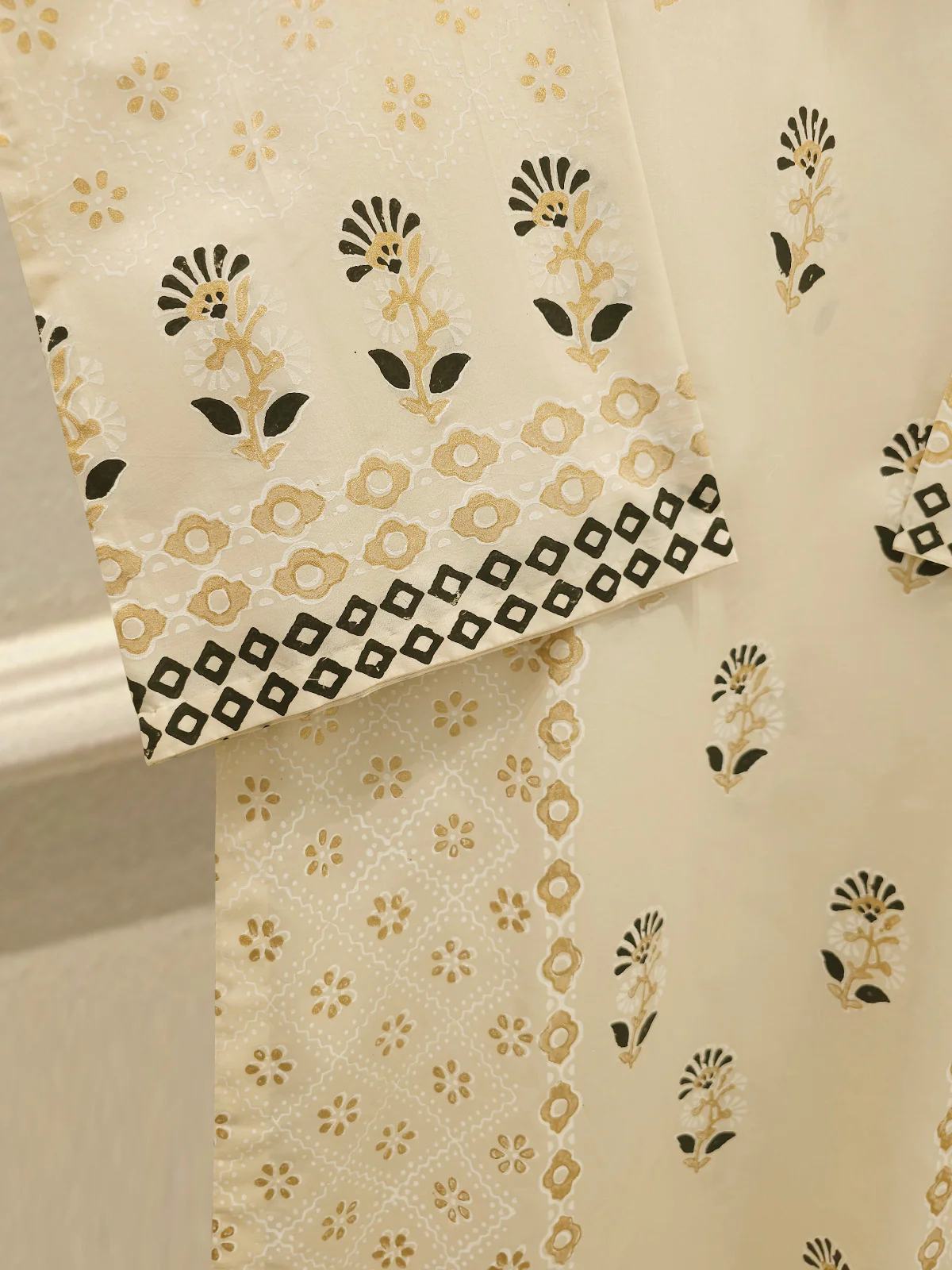 3 Piece - Hand Block Printed Kora Cotton Suit S113520 - Image 3