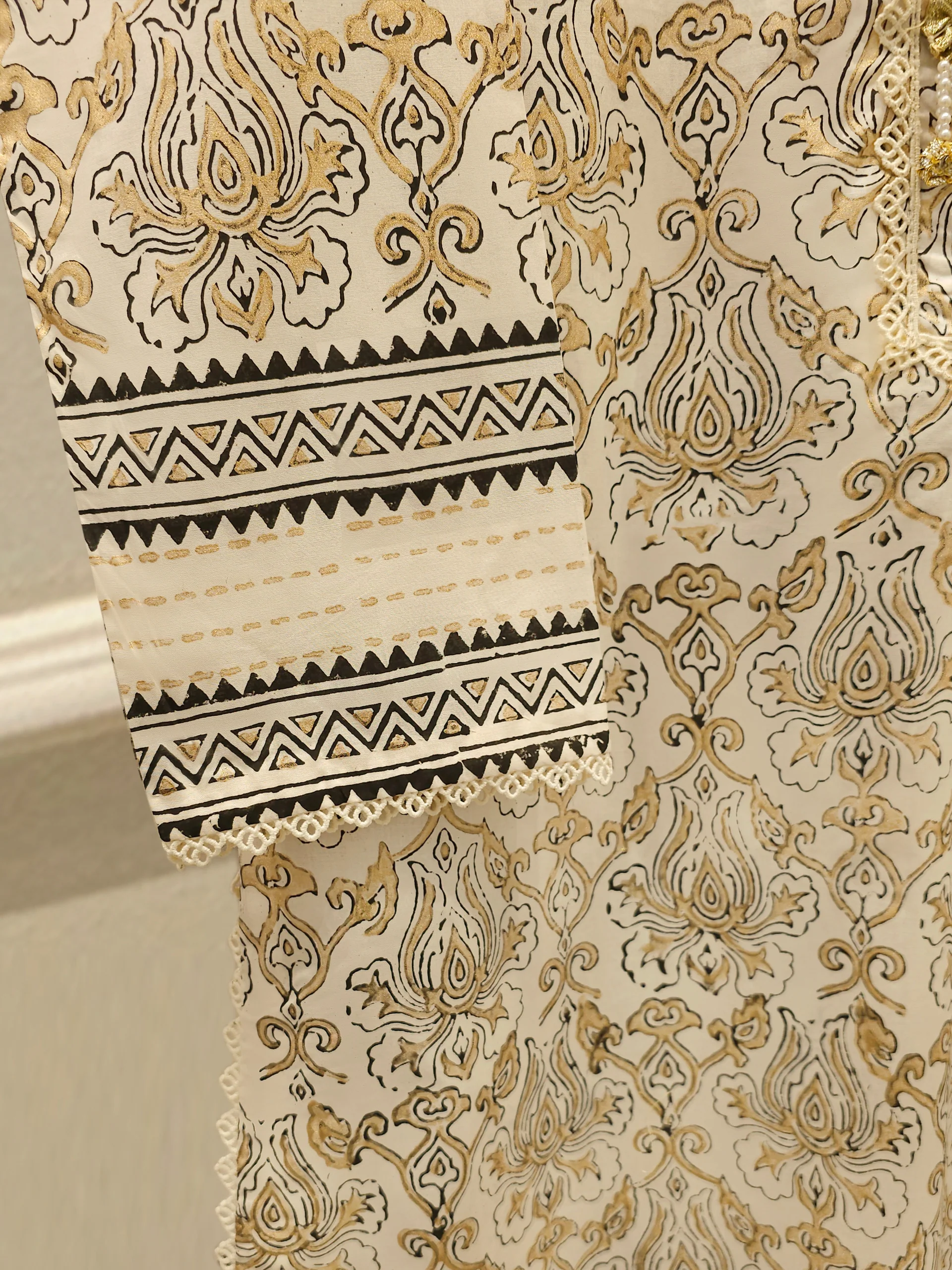 3 Piece - Hand Block Printed Kora Cotton Suit S113587 - Image 4