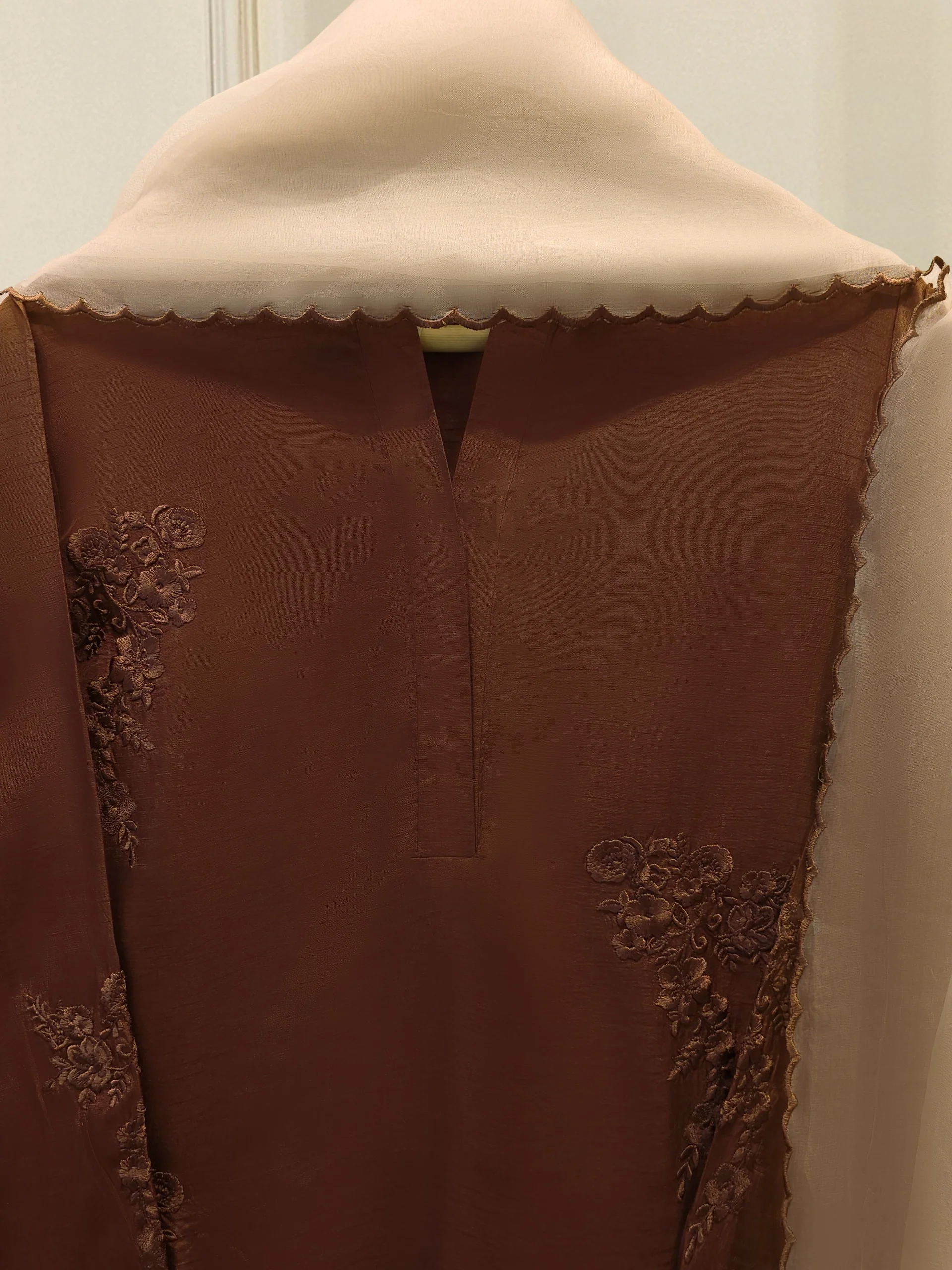 3 Piece - Pure Embroidered Korean Silk Suit S114278 - Image 2