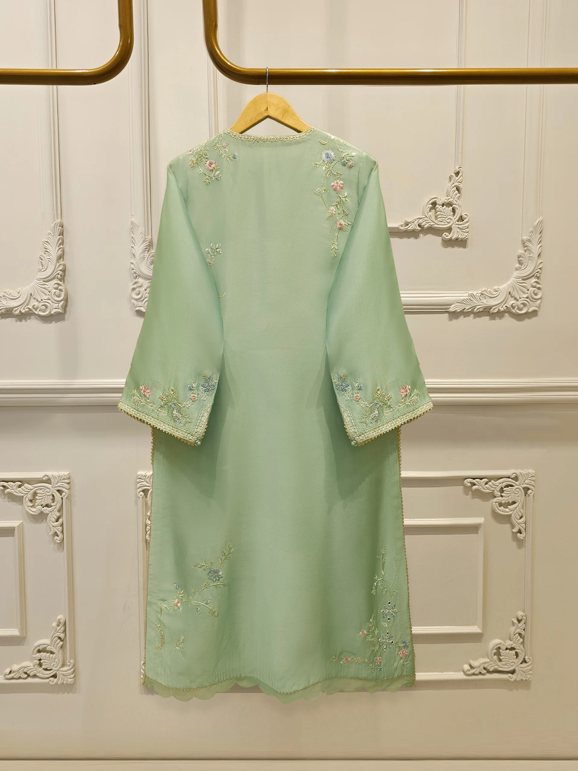 3 Piece- Pure Sheesha Silk Embroidered Suit S113570 - Image 5