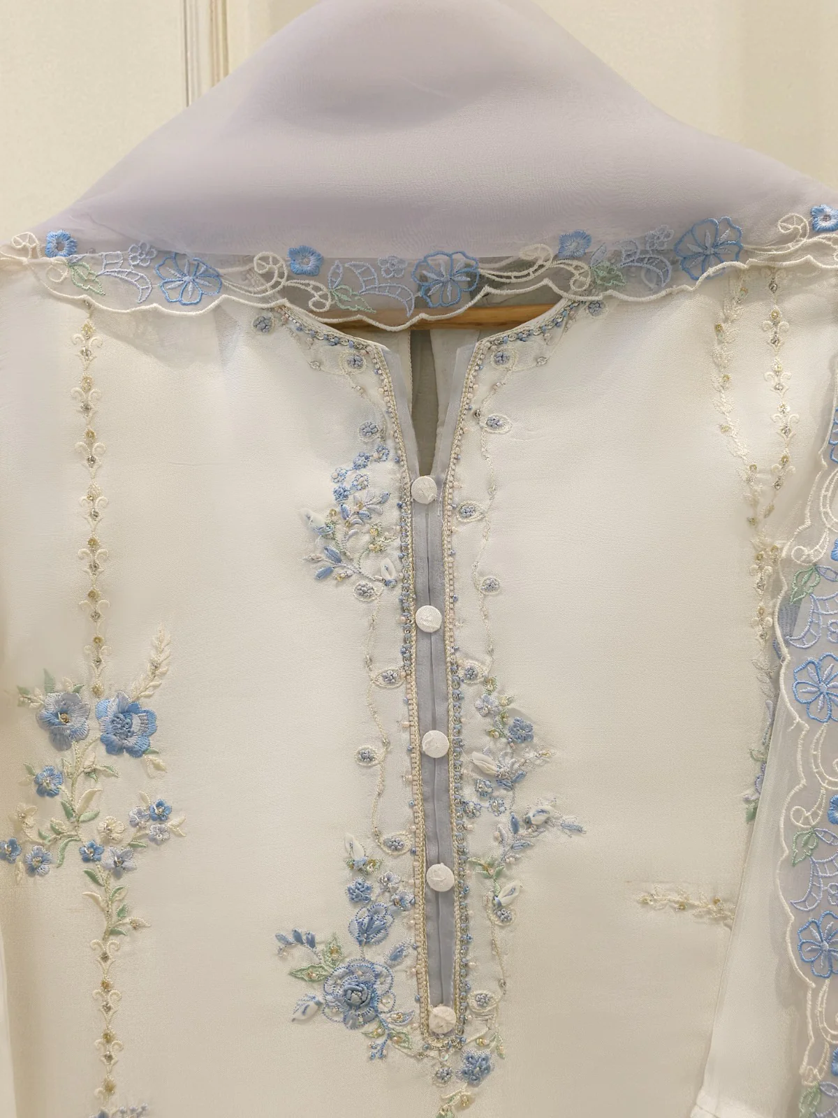 3 Piece- Pure Sheesha Silk Embroidered Suit S113782 - Image 2