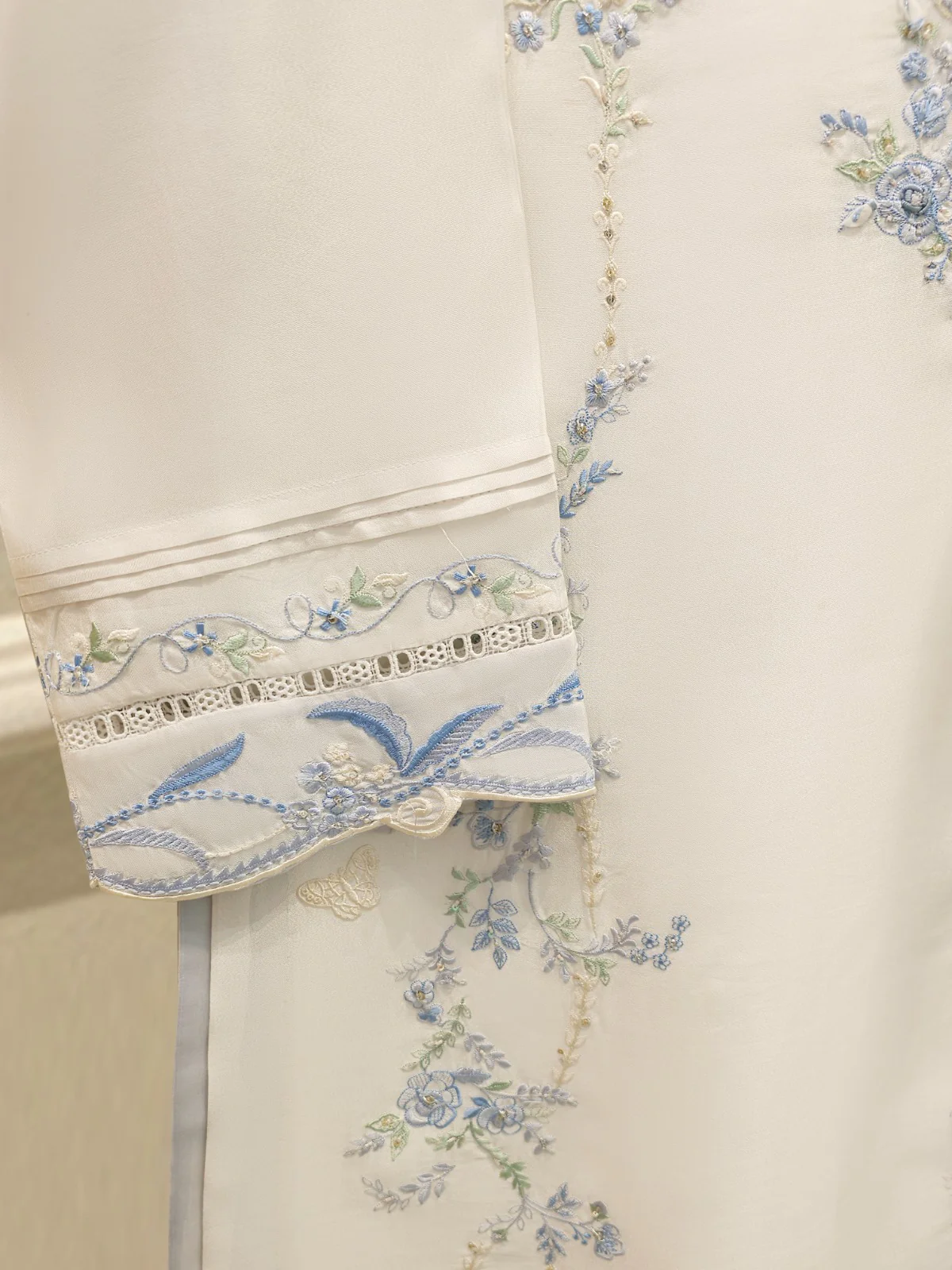 3 Piece- Pure Sheesha Silk Embroidered Suit S113782 - Image 3