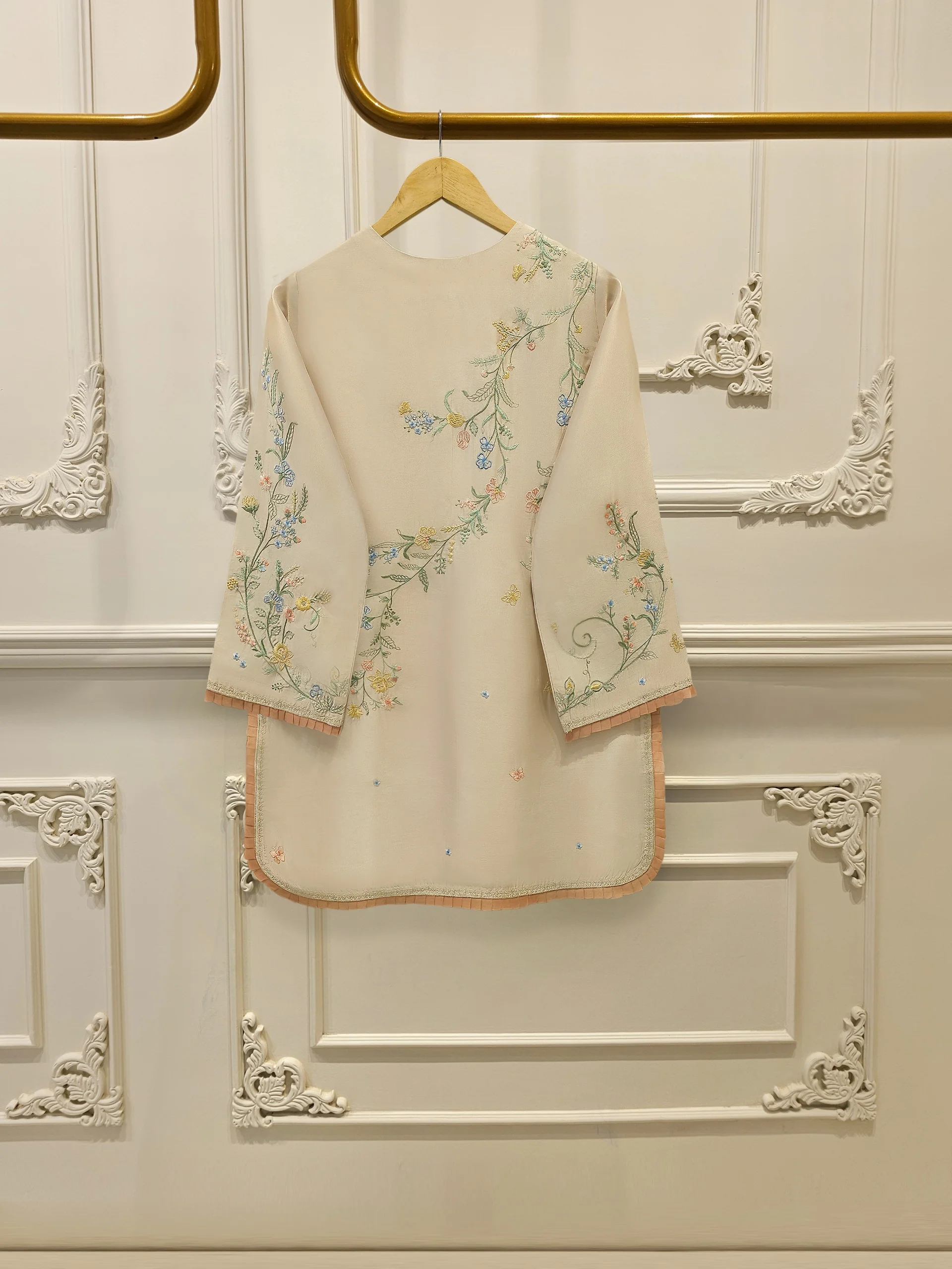 3 Piece- Pure Sheesha Silk Embroidered Suit S114255 - Image 4