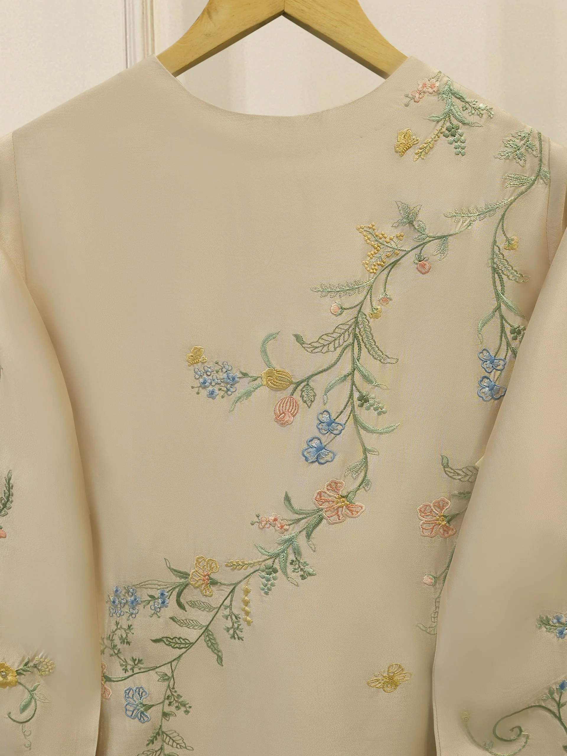 3 Piece- Pure Sheesha Silk Embroidered Suit S114255 - Image 5