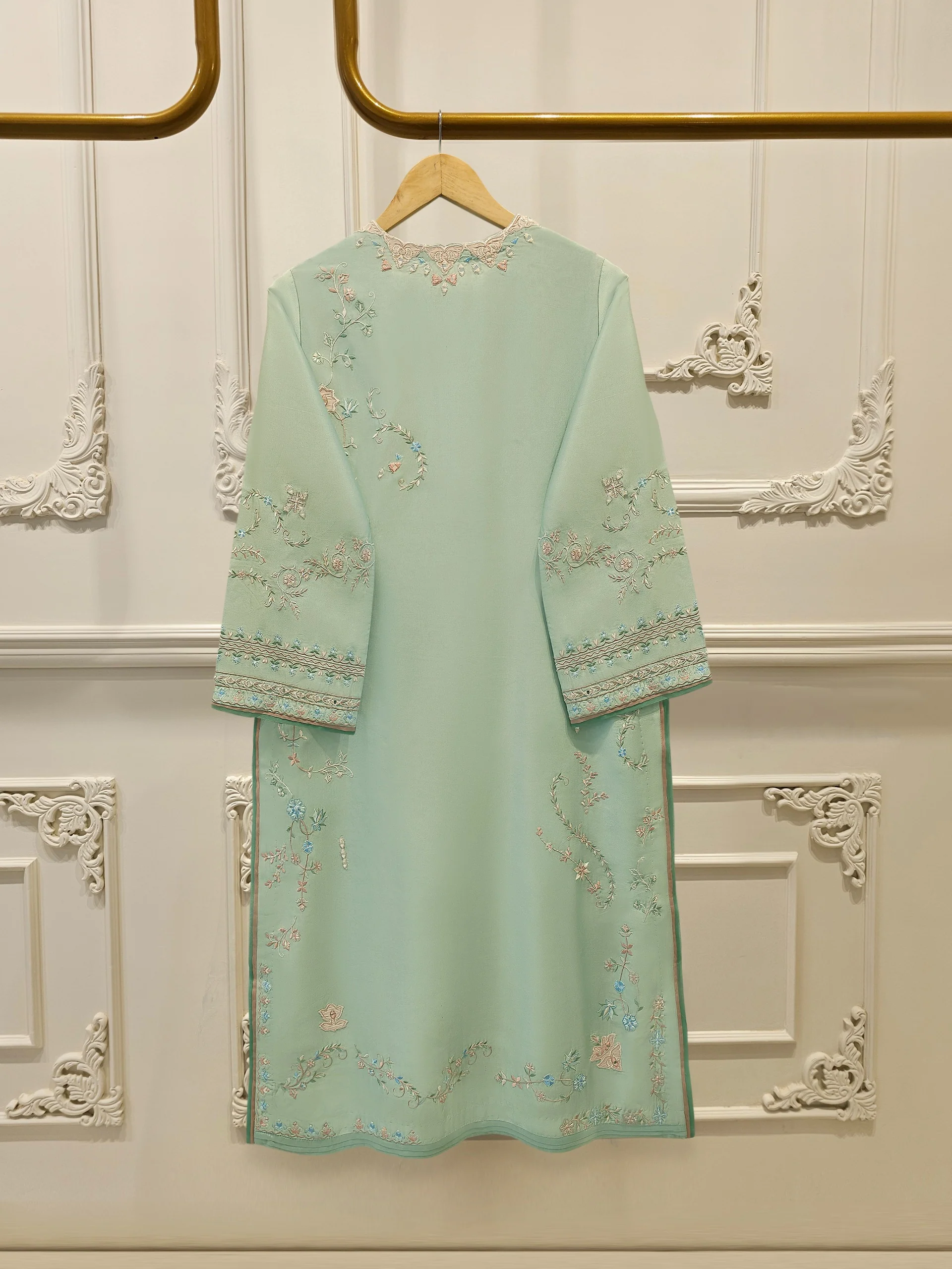 3 Piece- Pure Sheesha Silk Embroidered Suit S114321 - Image 5