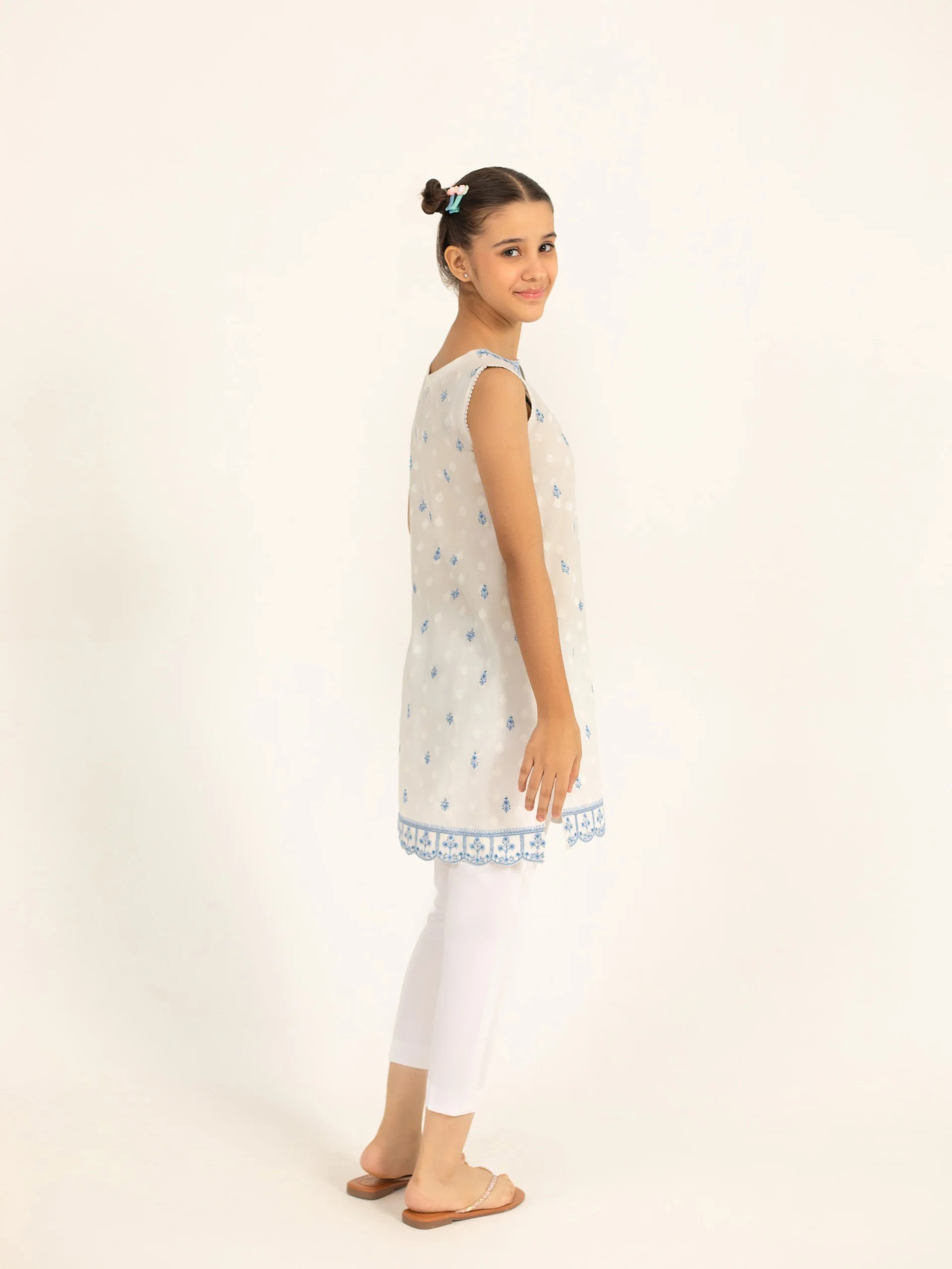(Kids) 2 Piece - Embroidered Lawn Suit FKD-083 - Image 3